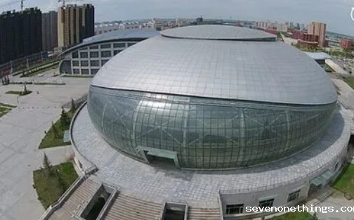 呼伦贝尔体育馆